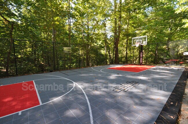 Building Photo - 240 Beechtree Dr