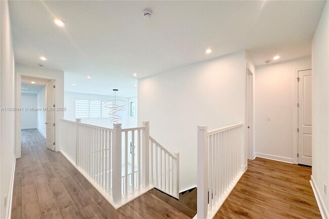 Building Photo - 2662 NW 87th Ter