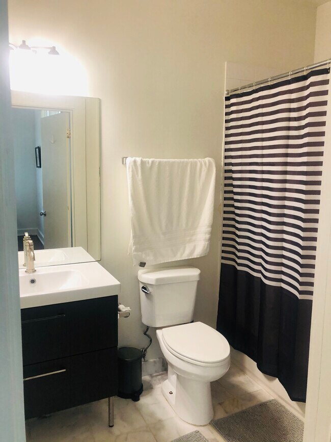 Building Photo - 1618 Enfield Rd