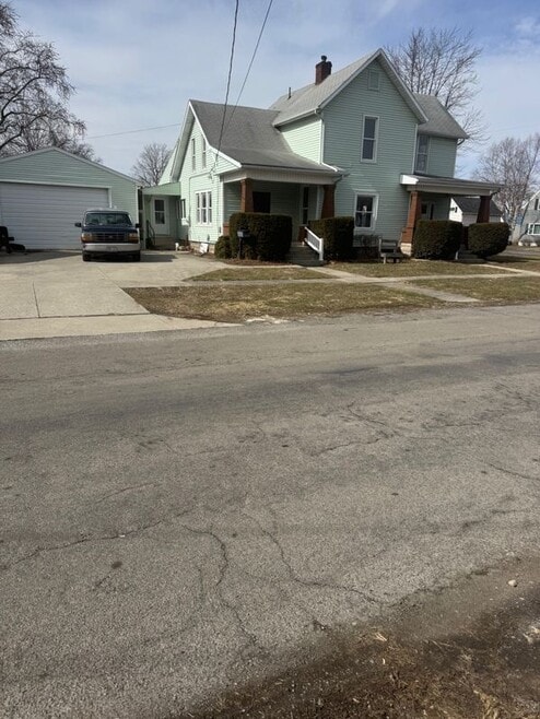 Building Photo - 403 W 6th St