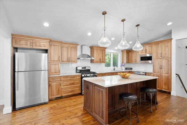 Building Photo - 2S920 Hickory Ln