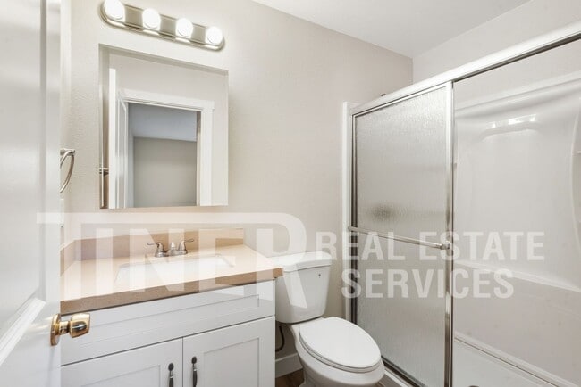 Building Photo - 6355 Villa Dr