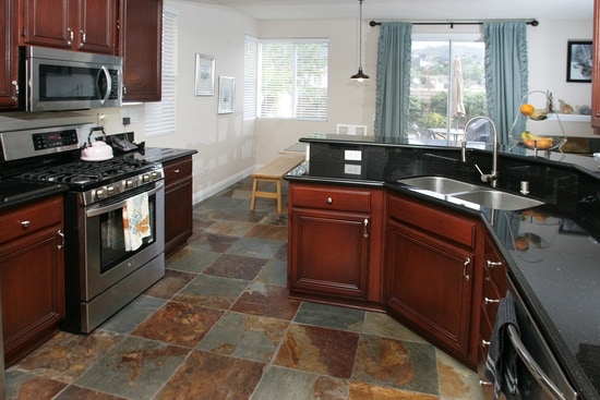 Building Photo - 6124 Maple Ct