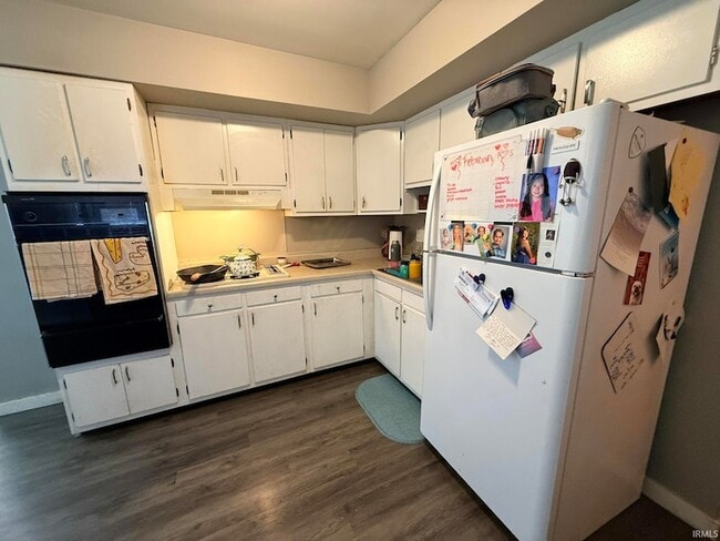 Building Photo - 640 S Curry Pike