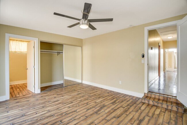 Building Photo - 4725 Kensington Dr
