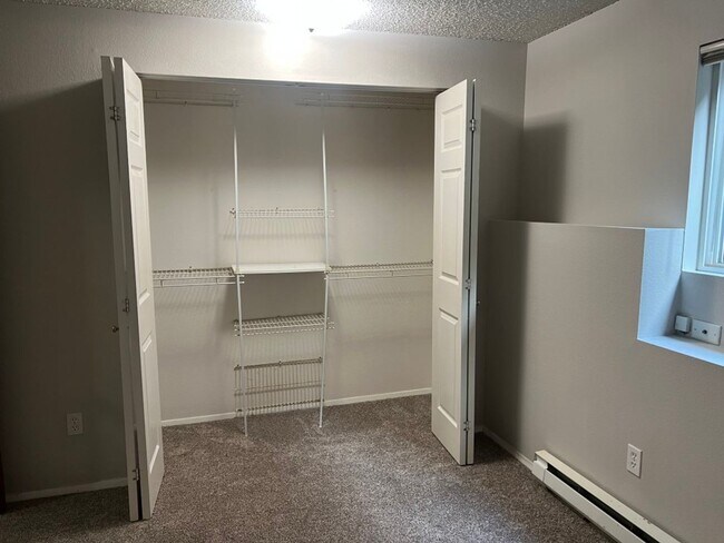 Building Photo - 280 SE Donnelly Ln