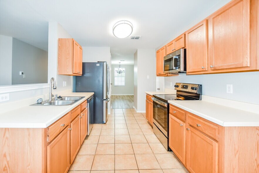 Building Photo - 1056 Bumble Bee Dr