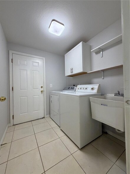 Building Photo - 4426 Windsong Ave
