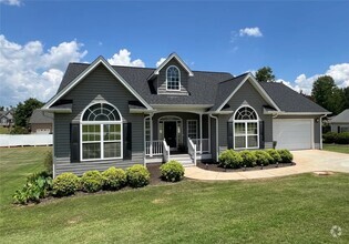 Building Photo - 401 Eastview Ct