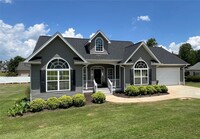 Building Photo - 401 Eastview Ct