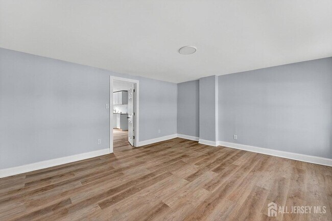 Building Photo - 11 N Willow St