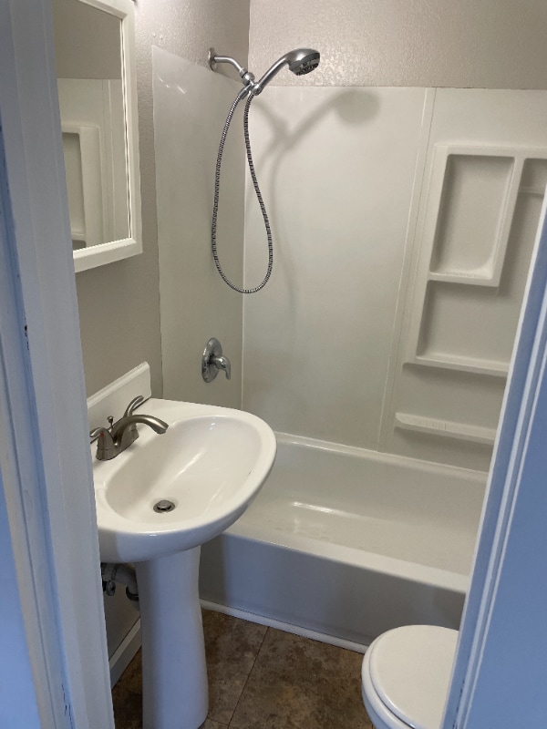 Building Photo - 1609 Green Bay St