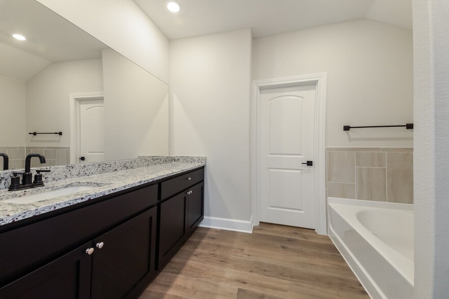 Building Photo - 1104 Princeton Hts Blvd