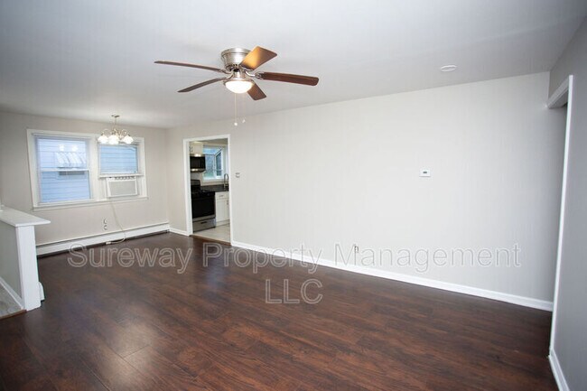 Building Photo - 19 Estate Rd