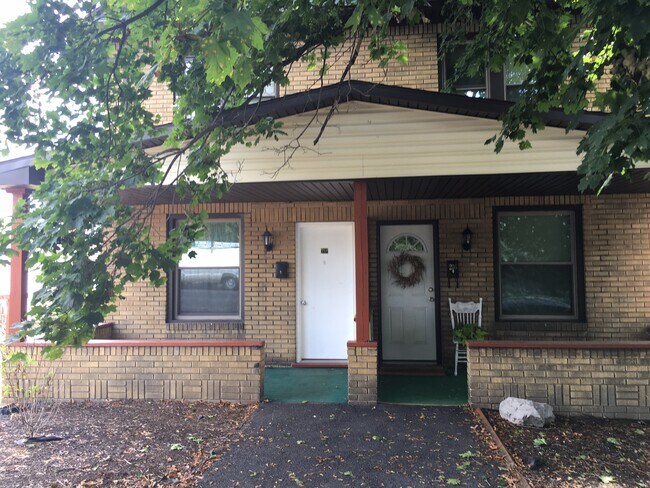 Building Photo - 218 N 12th Ave