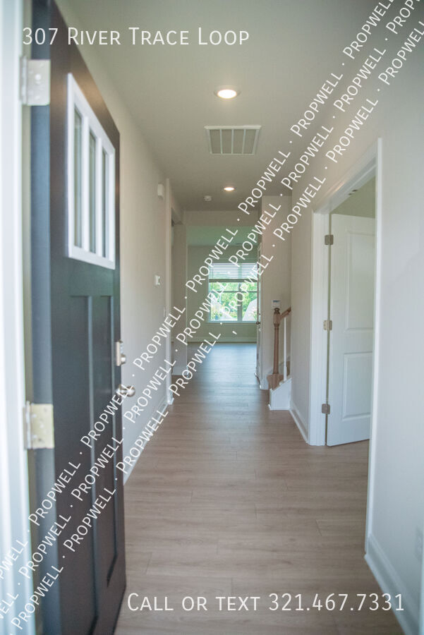 Building Photo - 307 River Trce Lp