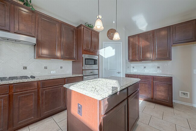 Building Photo - 7530 Newbury Trail