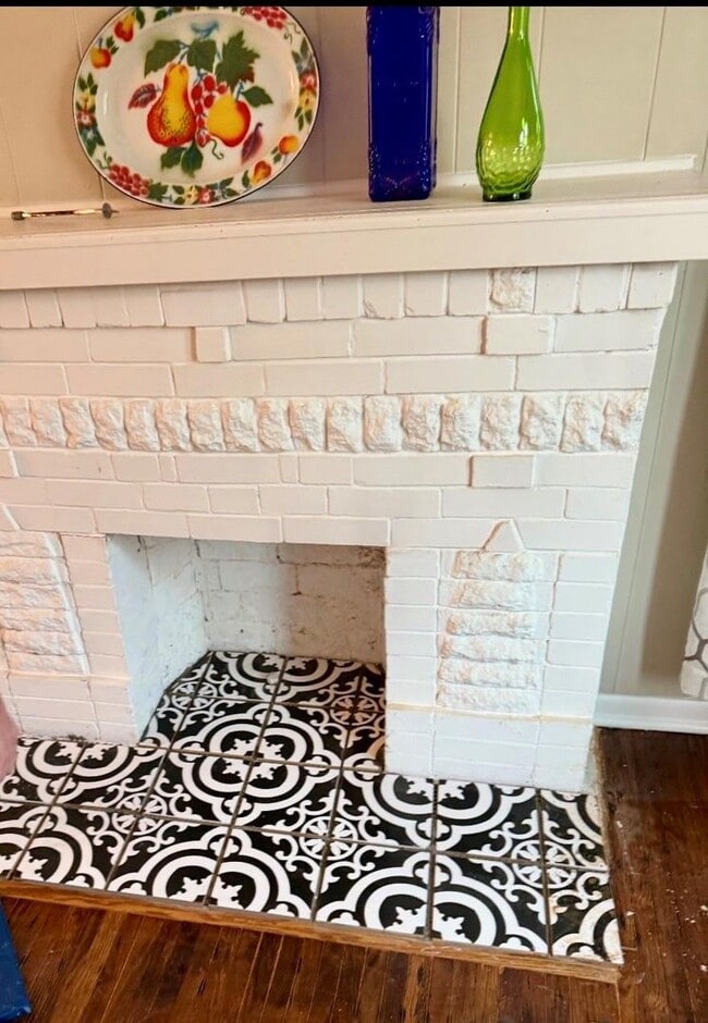 Building Photo - Great neighborhood, watchful neighbors, darling Midtown home near fairgrounds & TU.