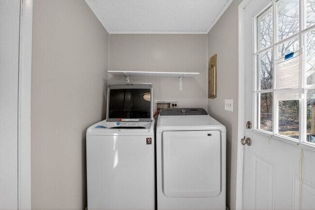 Building Photo - 47499 South Hampton Dr