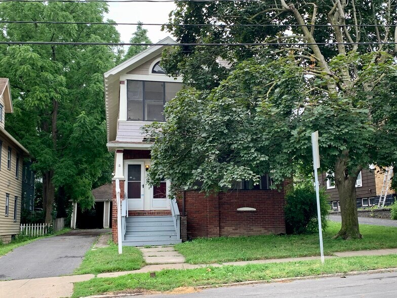 Front View - 412 Broad St