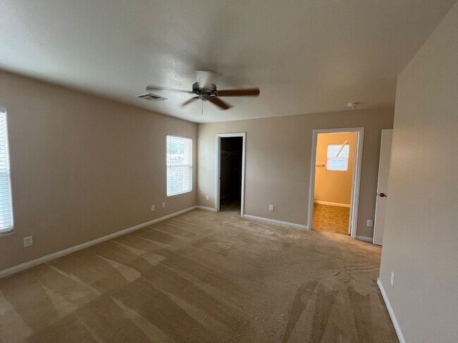 Building Photo - BEAUTIFUL 3 BEDROOM HOME IN THE VISTAS IN SUMMERLIN!