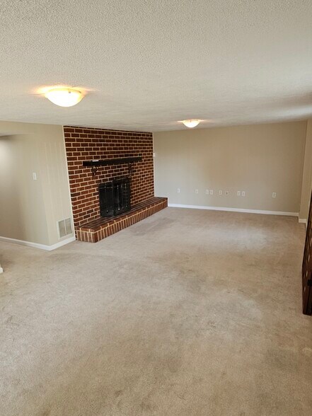 Living Room - 3503 Dunnington Rd