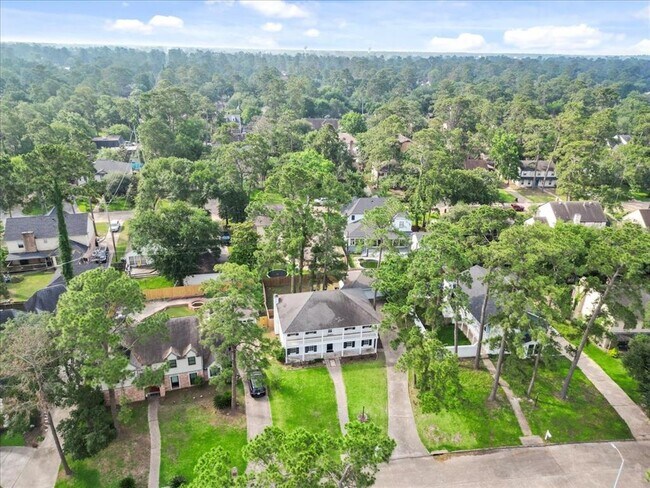 Building Photo - 1411 Grand Valley Dr