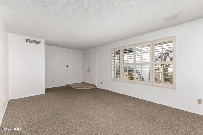 Building Photo - 3541 E Dahlia Dr