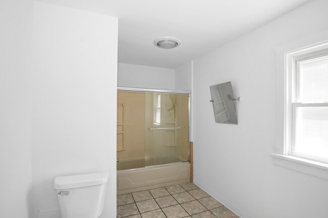 Building Photo - 235 N Ardmore Ave