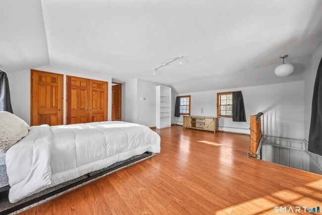 Building Photo - 62 Church St