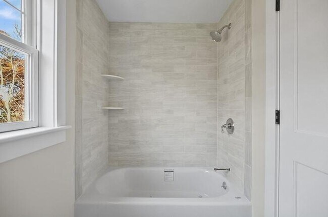 Building Photo - 101 Plum Hollow Rd