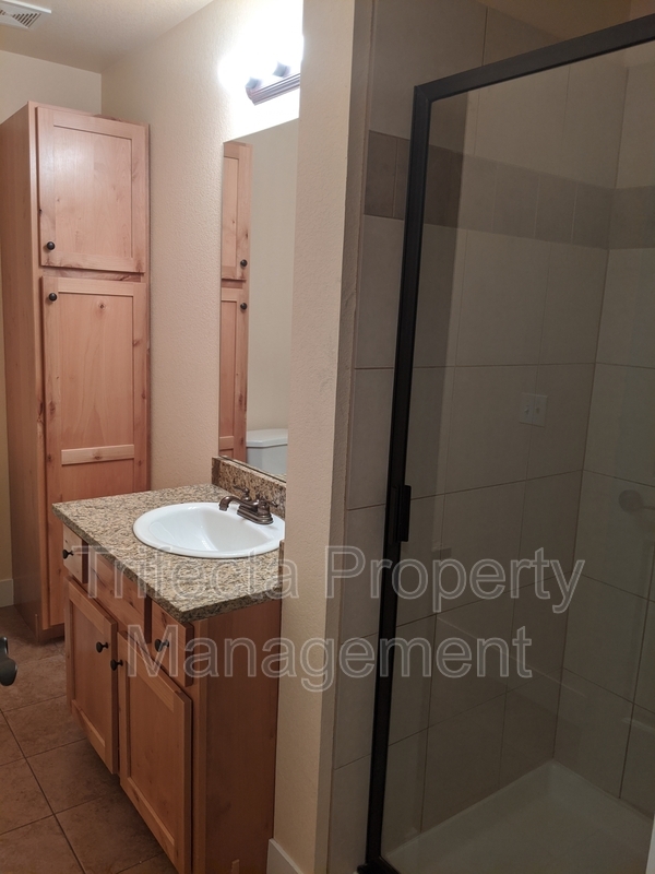 Building Photo - 2445 Windrow Dr