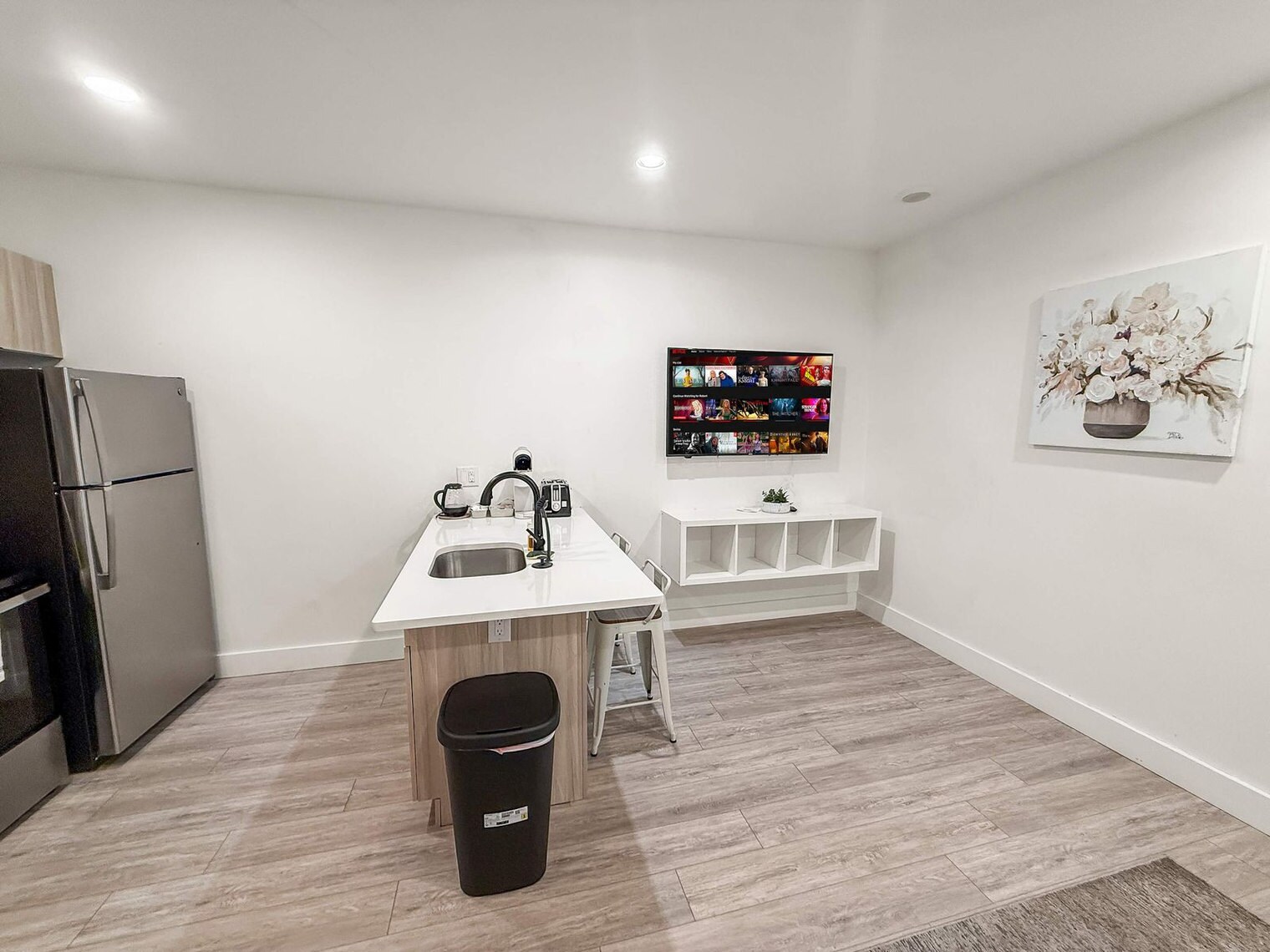 Building Photo - 2400 E Huntingdon St