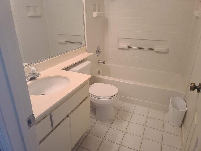Building Photo - 1029 Amberton Ln
