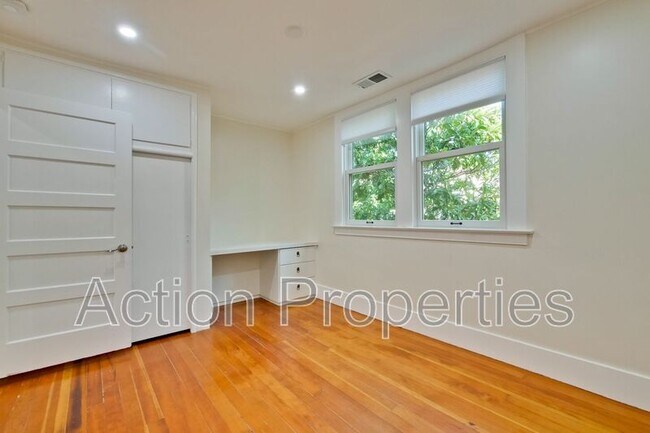 Building Photo - 315 Melville Ave