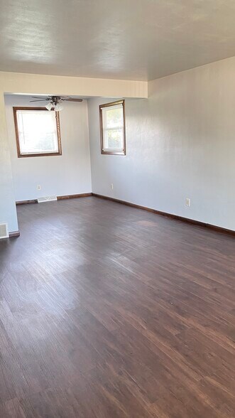 Building Photo - 1279 Meadow Ln