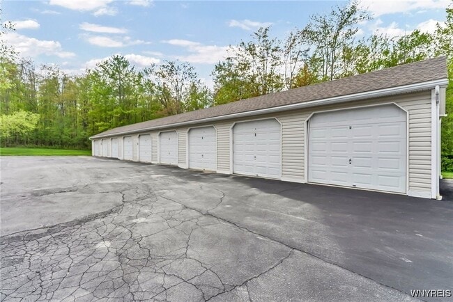 Building Photo - 6632 Erie Rd