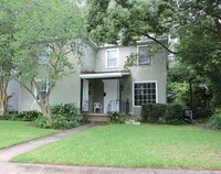 Building Photo - Fantastic 1/2 of Duplex in Desirable Garde...
