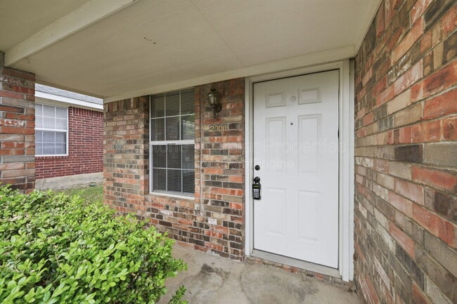 Building Photo - 2000 Monte Cristo Way