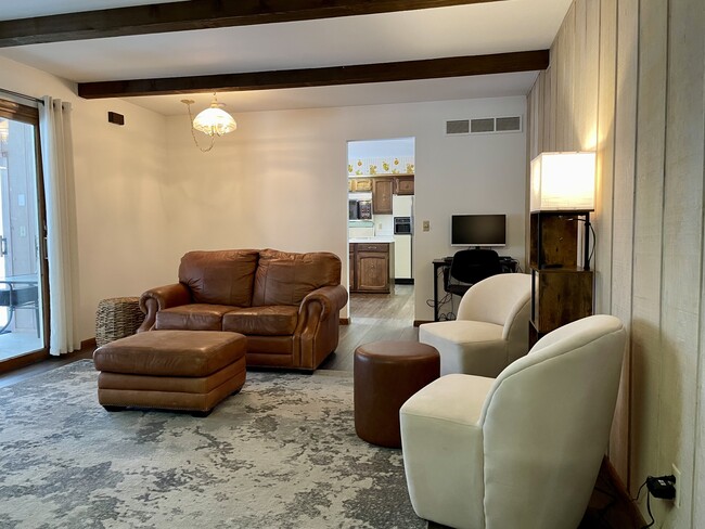 Primary Photo - 3604 W Country Club Ln