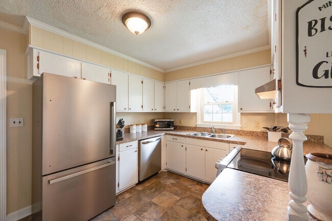 Building Photo - 2508 Canal Dr NW