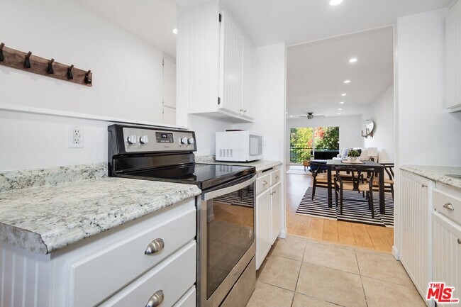 Building Photo - 6476 Cavalleri Rd