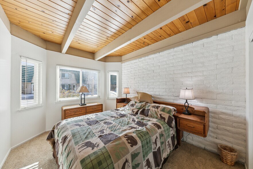 Building Photo - 439 Ala Wai Blvd