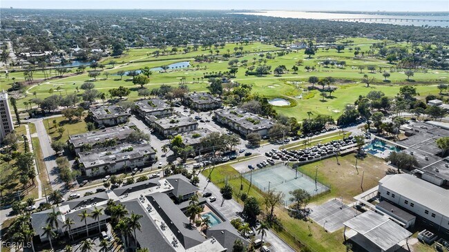 Building Photo - 1830 Maravilla Ave