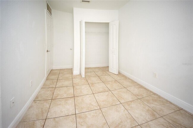 Building Photo - 2814 Club Cortile Cir