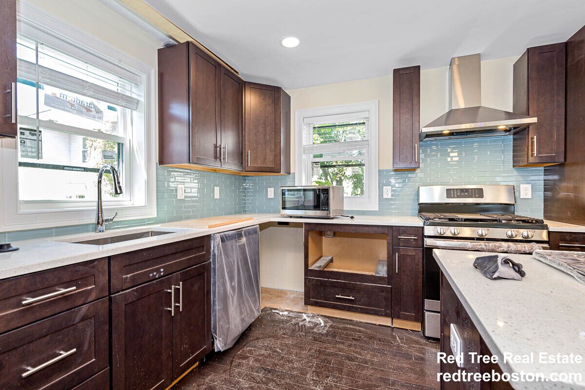 Building Photo - 70 Stanley Ave