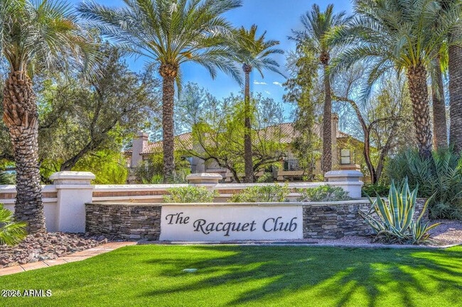 Building Photo - 9708 E Vía Linda