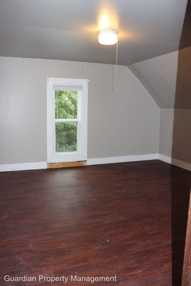 Building Photo - 1024-1026 15th Ave SE