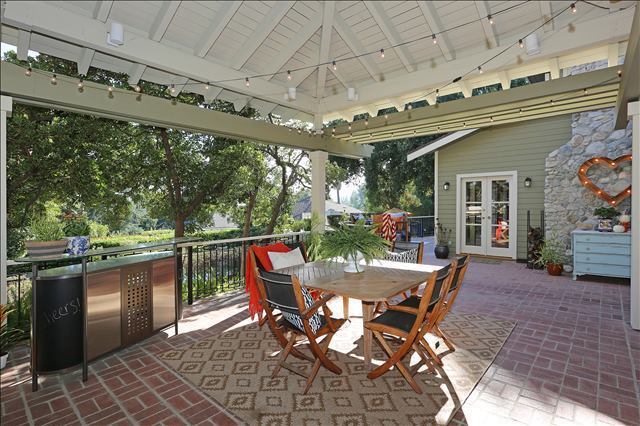 Building Photo - Coming Soon! La Canada Flintridge Contempo...
