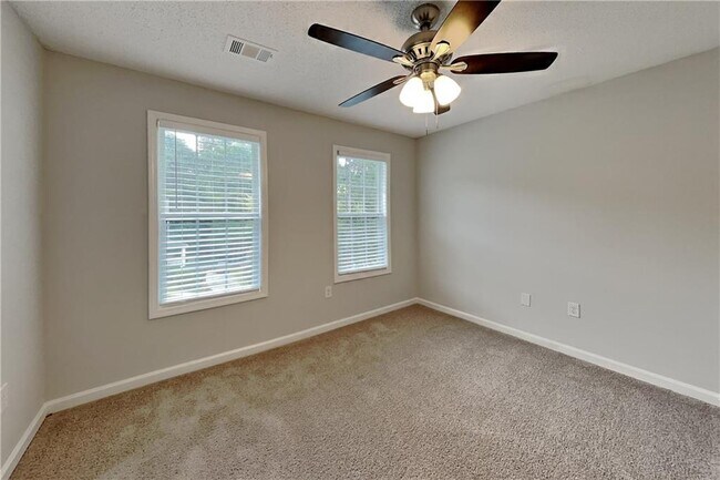 Building Photo - 114 Tannin Ct